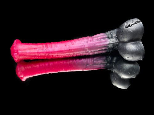 Custom flared fantasy dildo - flared,